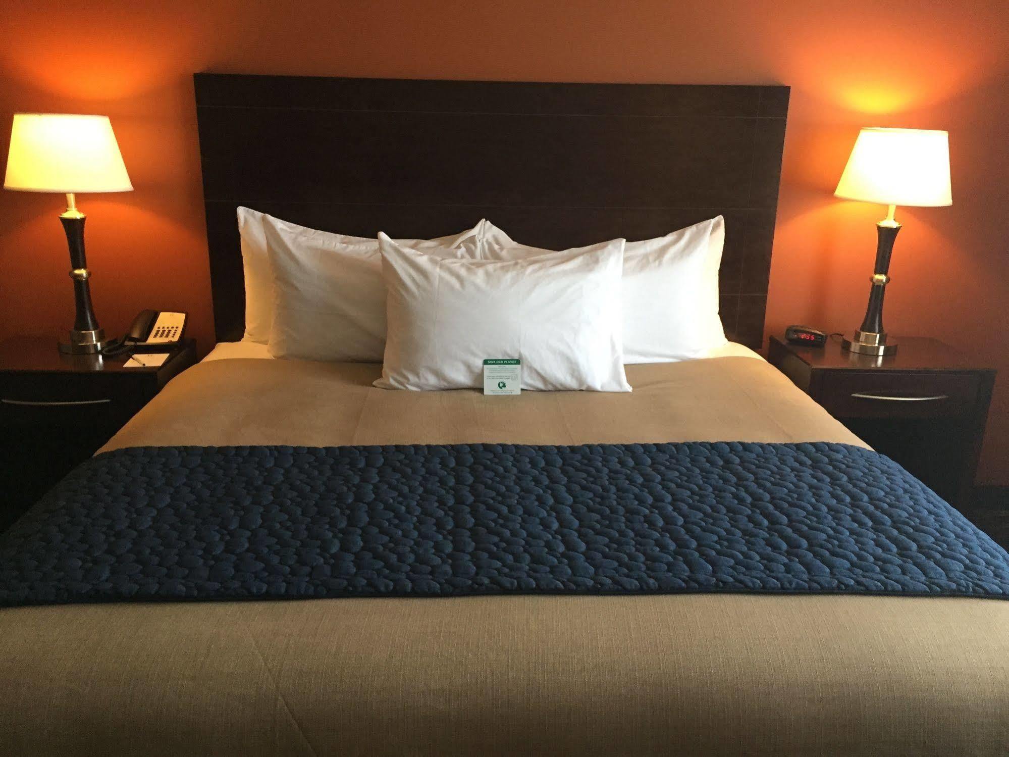 Grandstay Hotel & Suites Mount Horeb - Madison Kültér fotó